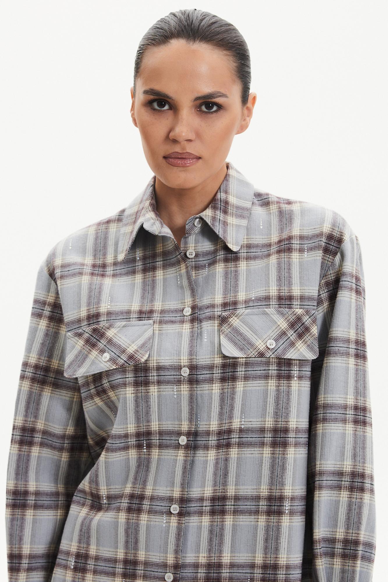 Seven Lab - Рубашка в клетку со стразами в серое-голубом цвете, женская