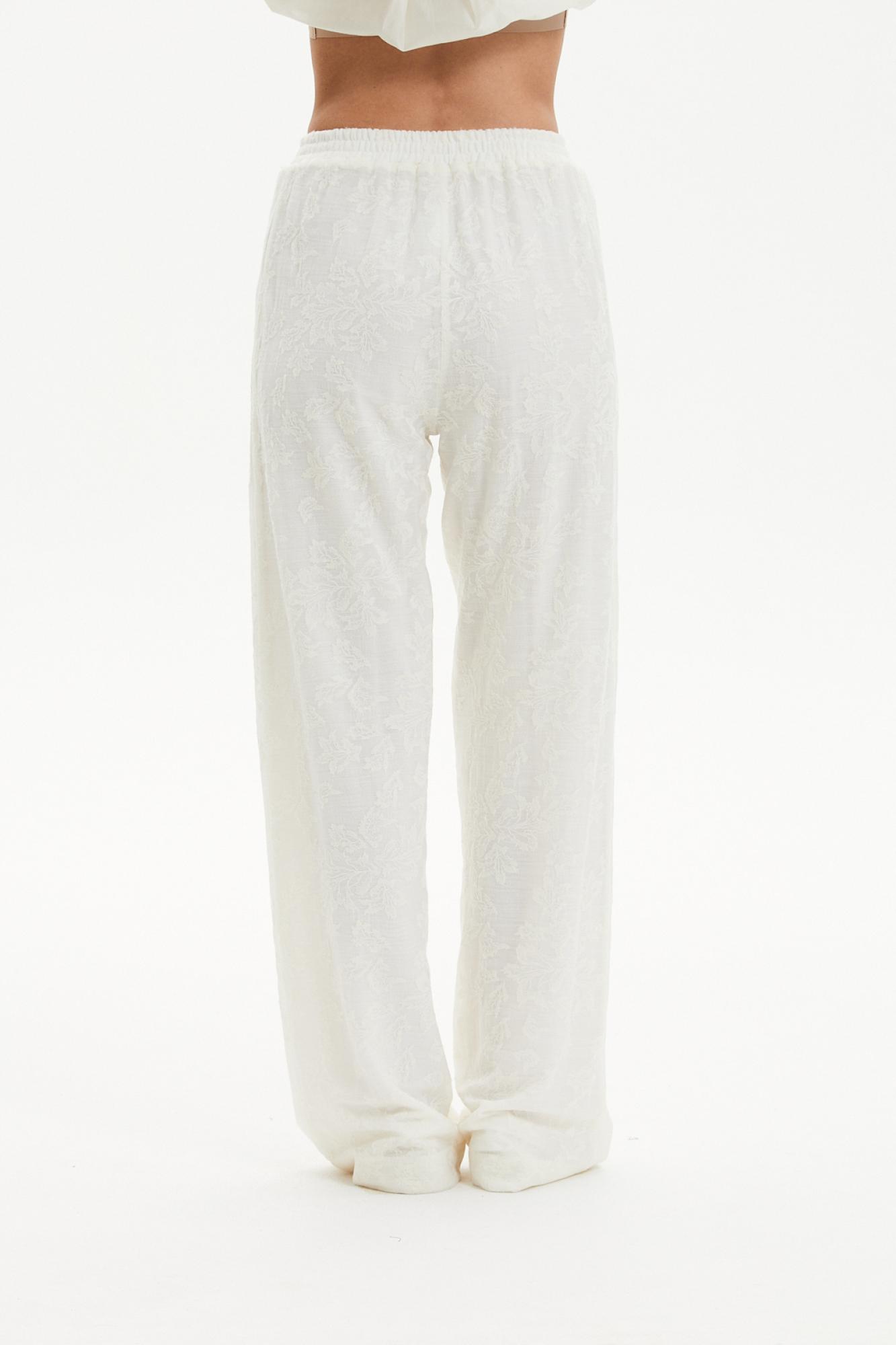 Seven Lab - Брюки кружевные прямого кроя в молочном цвете, женская